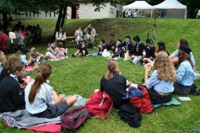 Les scouts prennent leur pique-niques