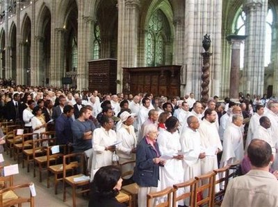 ORDINATION AU DIACONAT DE PHYLIP PASCAL RENATO ET BENJAMIN 019.jpg