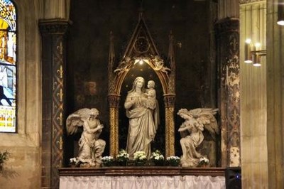 Copie de la statue de Notre-Dame-des-Vertus, brûlée en 1793