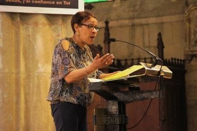 Toi, Notre Dame nous te chantons ! Toi, Notre Mère nous te prions !