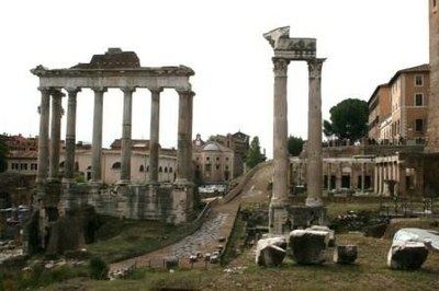 Colonnes des temples de Saturne et de la Concorde