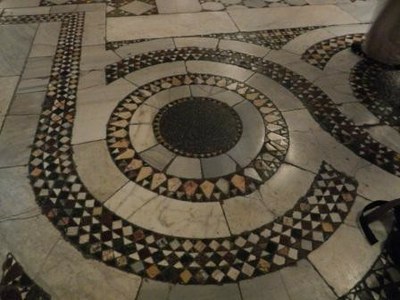 Le pavement cosmatesque