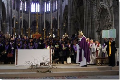 "Vous êtes appelés. Vous serez initiés par les sacrements de la foi pendant la veillée pascale"
