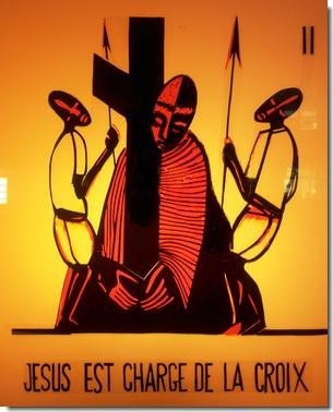Déjà au moment de la mort du roi de Judée (Hérode le Grand), quelques mois après la naissance de Jésus, le gouvernement romain a fait pousser une forêt de plus de 2000 croix, à Jérusalem...
