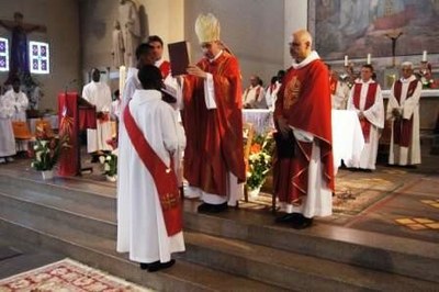 Remise de l'évangéliaire