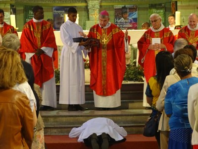 A19092llm1 Ordination diaconale Rémy Pignal by Héloïse 112
